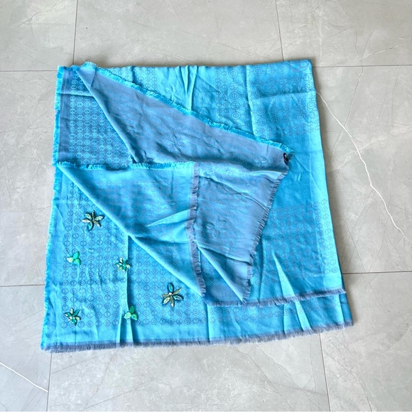 HENRI BENDEL Two Tone Blue Monogram Beaded 100% Silk Extra Long Wrap Shawl Scarf - Picture 10 of 14